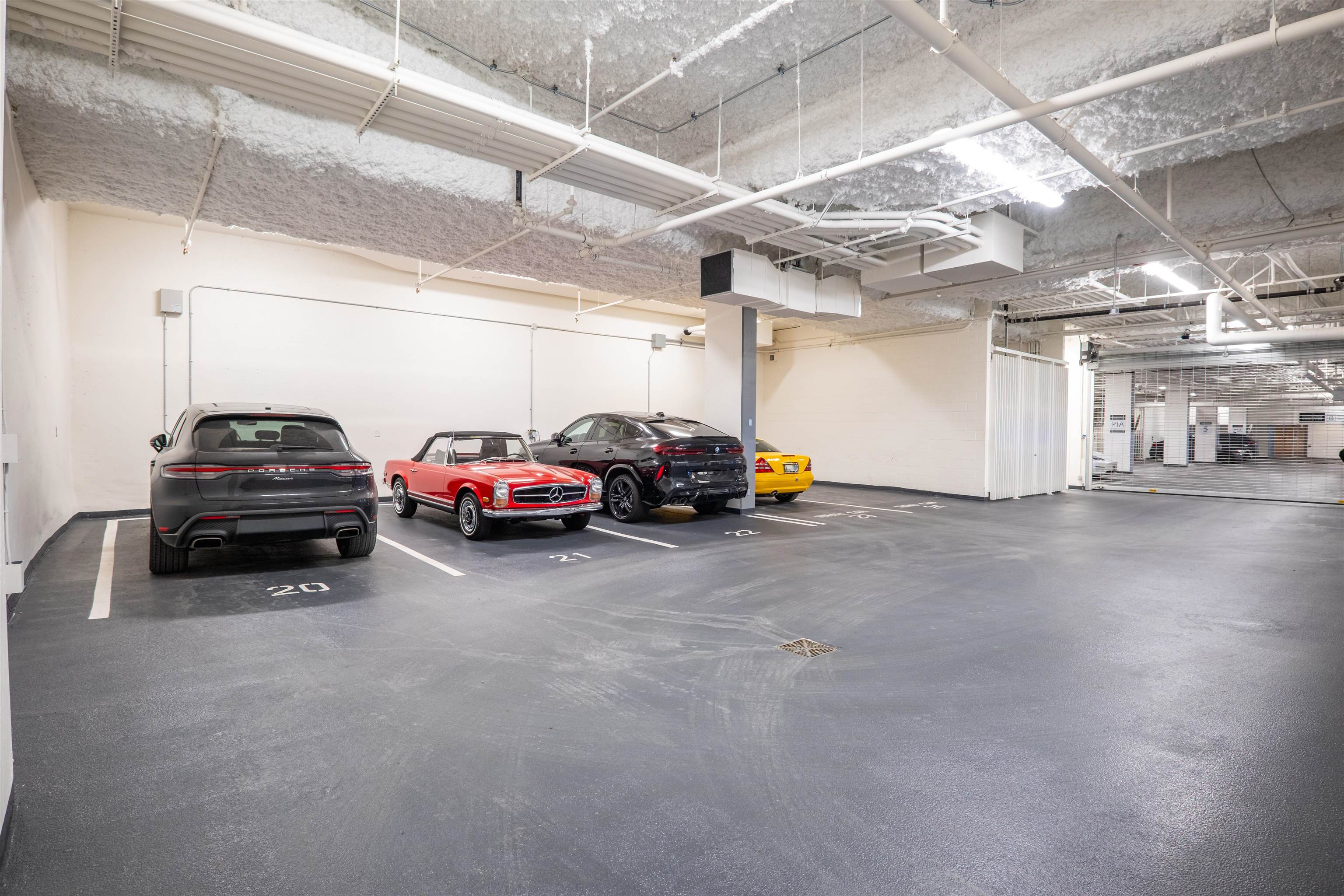 Listing image of 507 1327 BELLEVUE AVENUE