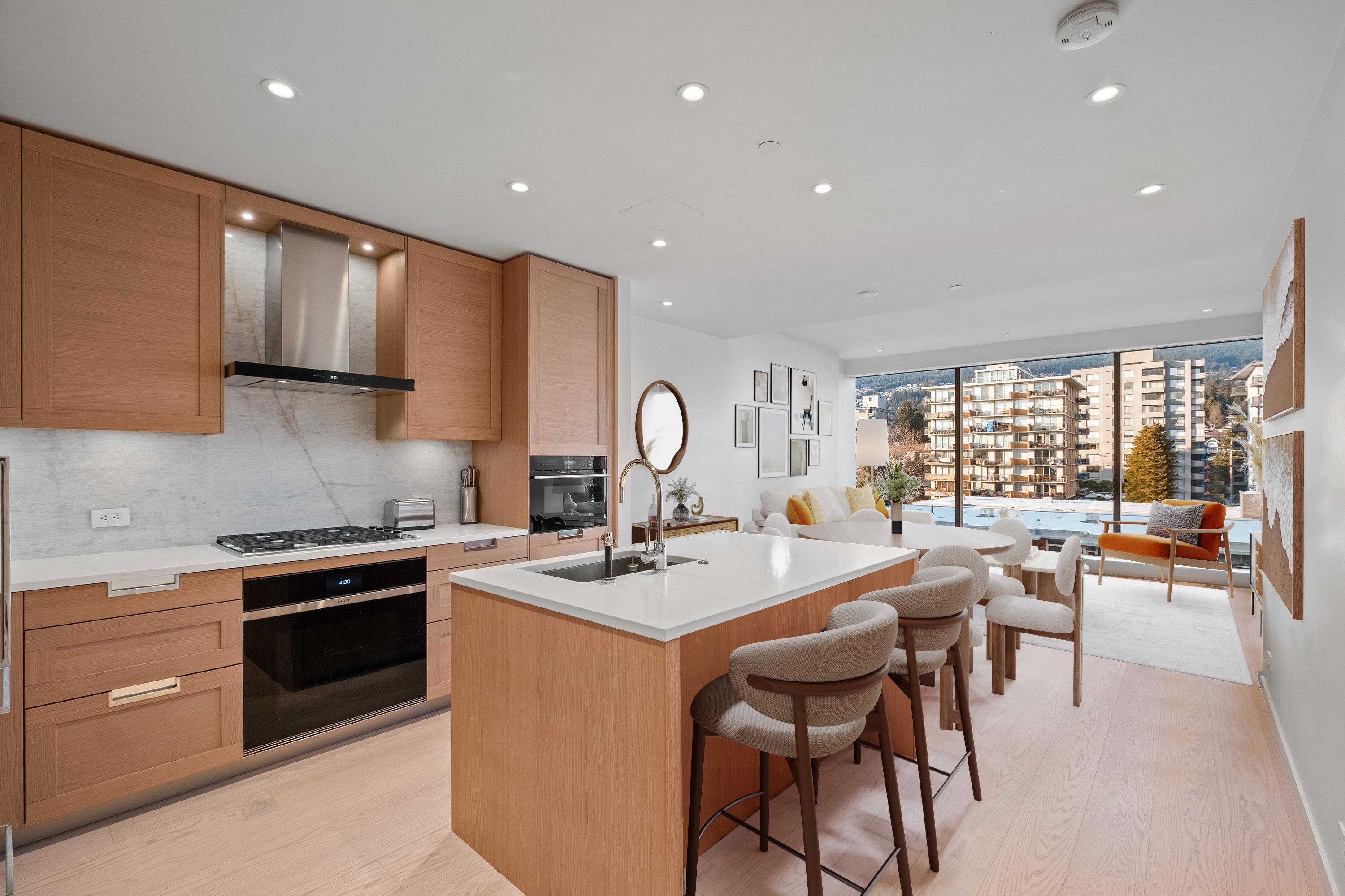 Listing image of 507 1327 BELLEVUE AVENUE