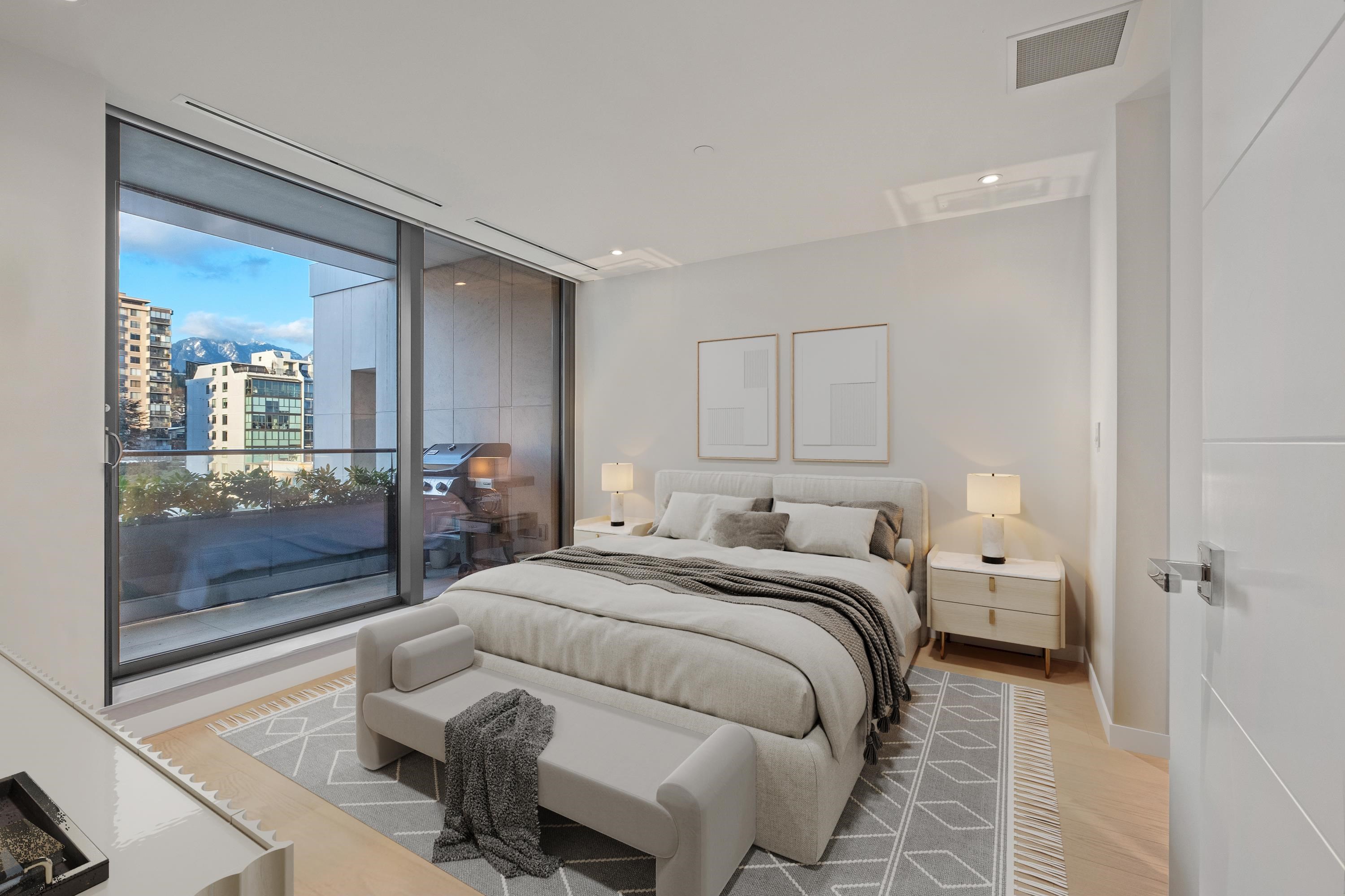 Listing image of 507 1327 BELLEVUE AVENUE