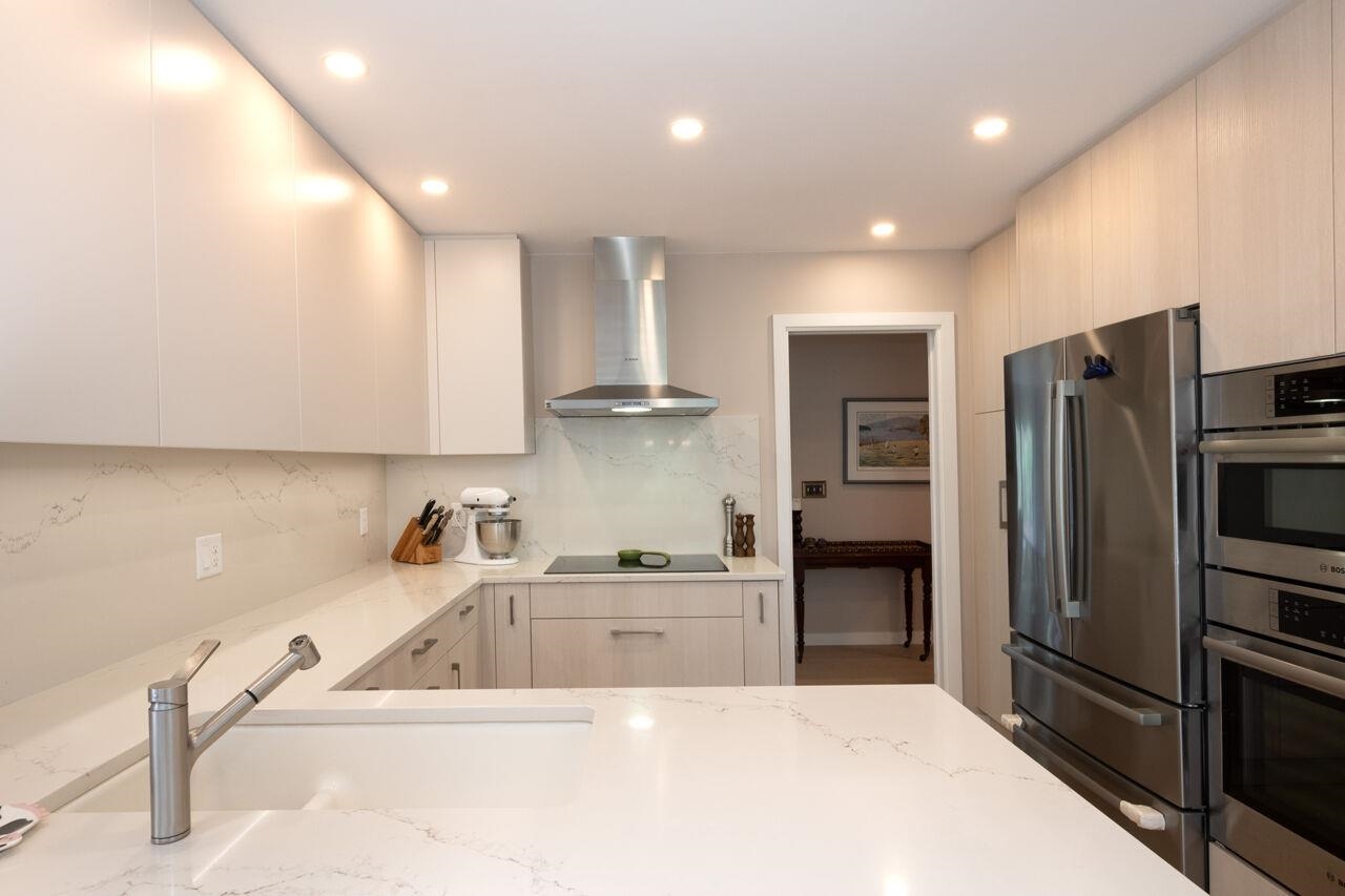 Listing image of 6739 DUFFERIN AVENUE