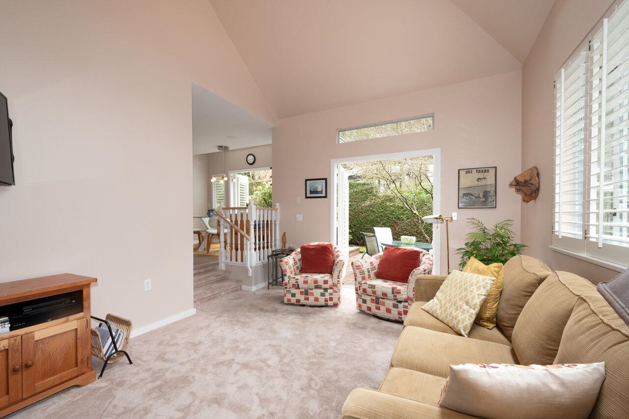 Listing image of 6739 DUFFERIN AVENUE