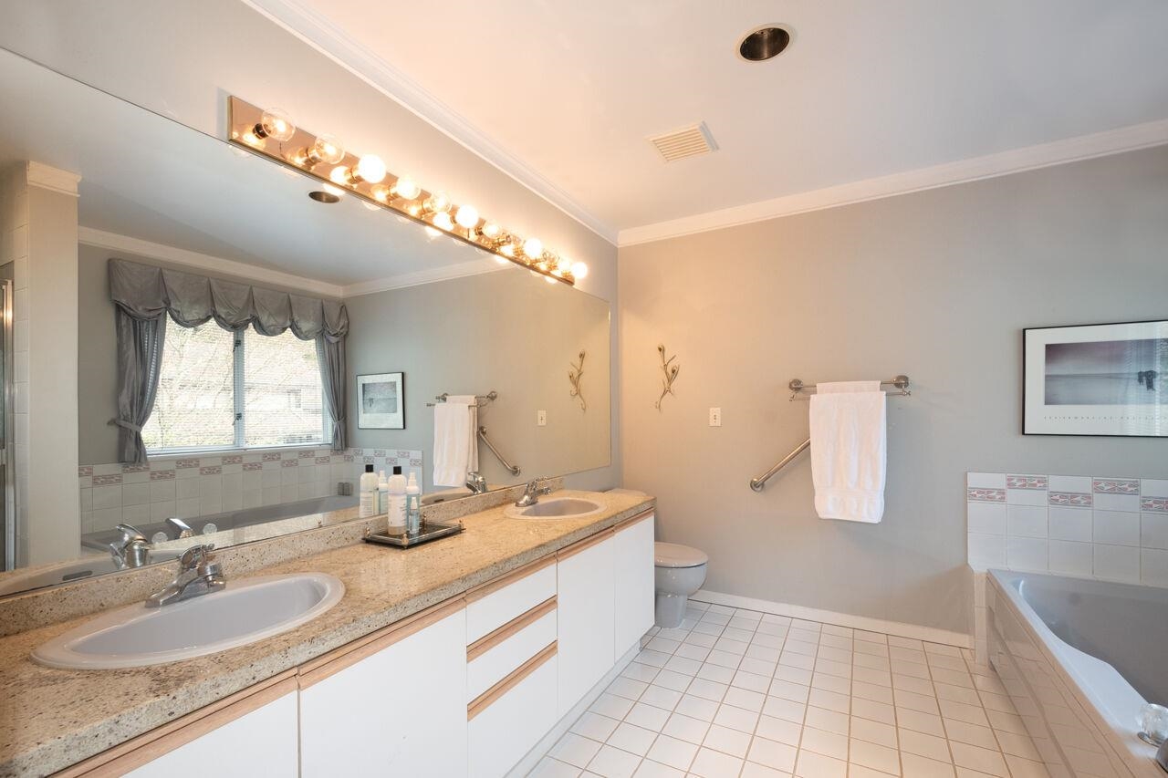 Listing image of 6739 DUFFERIN AVENUE