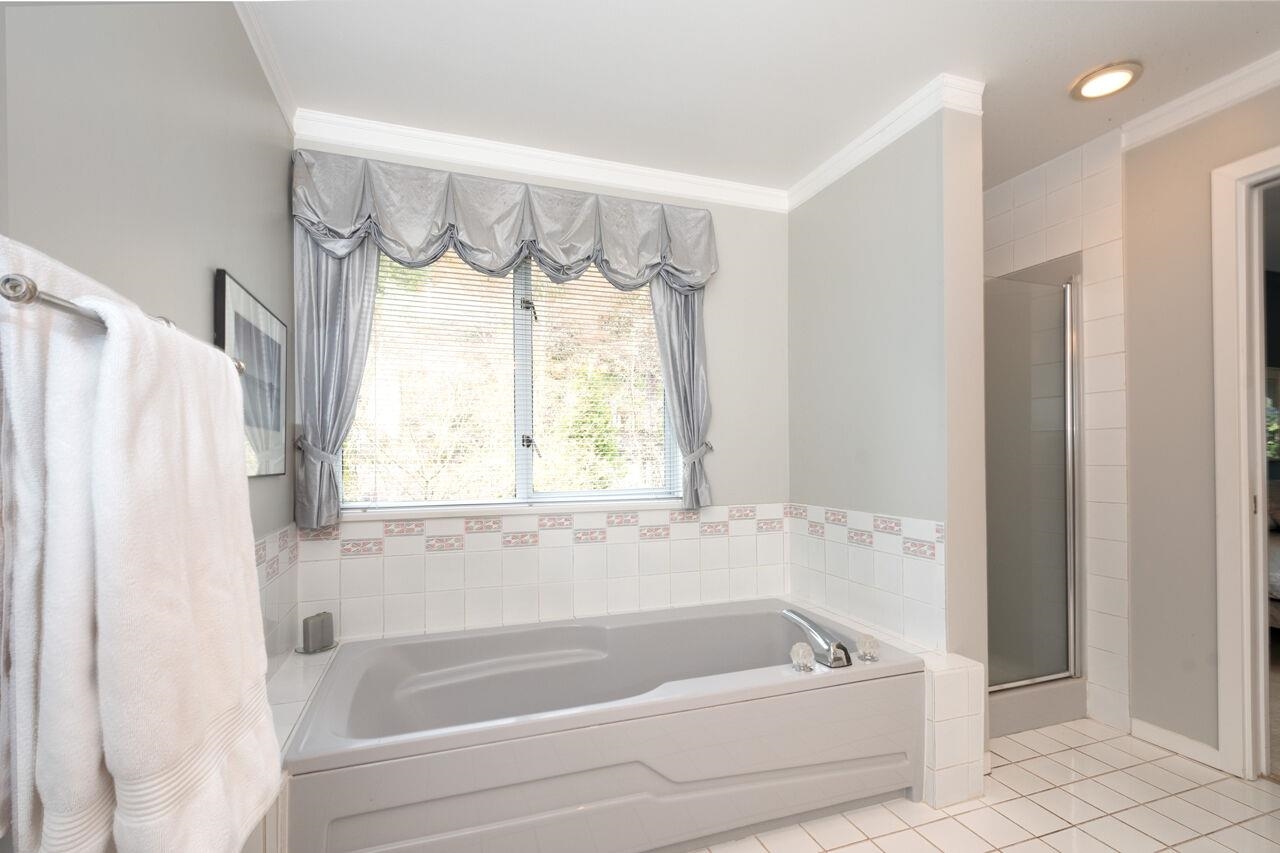 Listing image of 6739 DUFFERIN AVENUE
