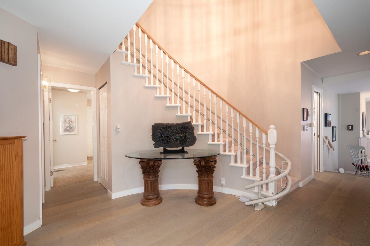 Listing image of 6739 DUFFERIN AVENUE