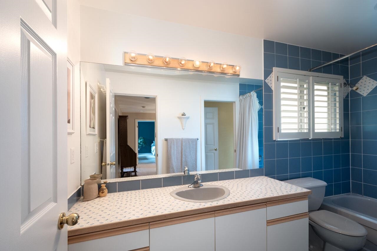 Listing image of 6739 DUFFERIN AVENUE