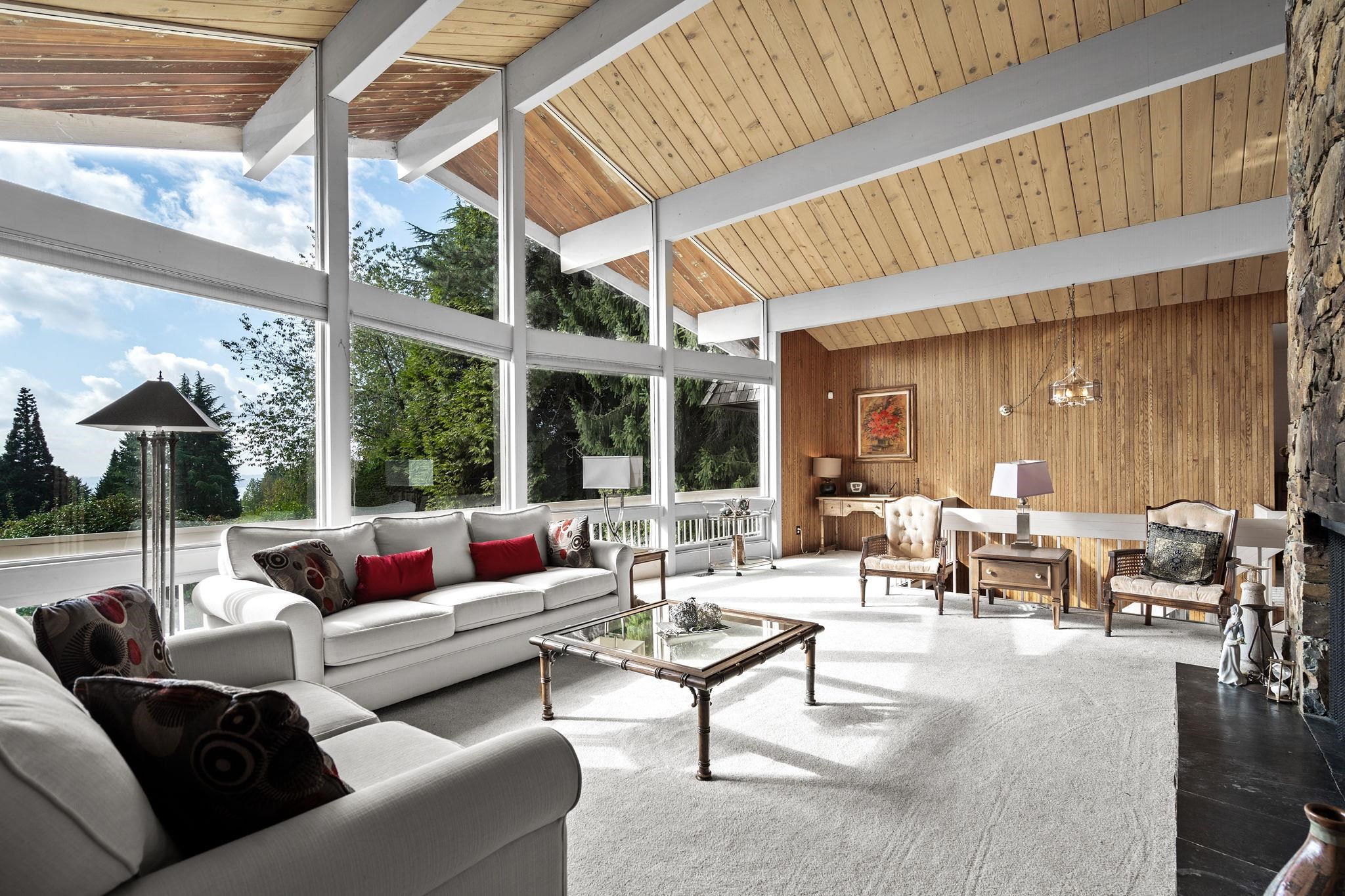 Listing image of 1192 CHARTWELL CRESCENT