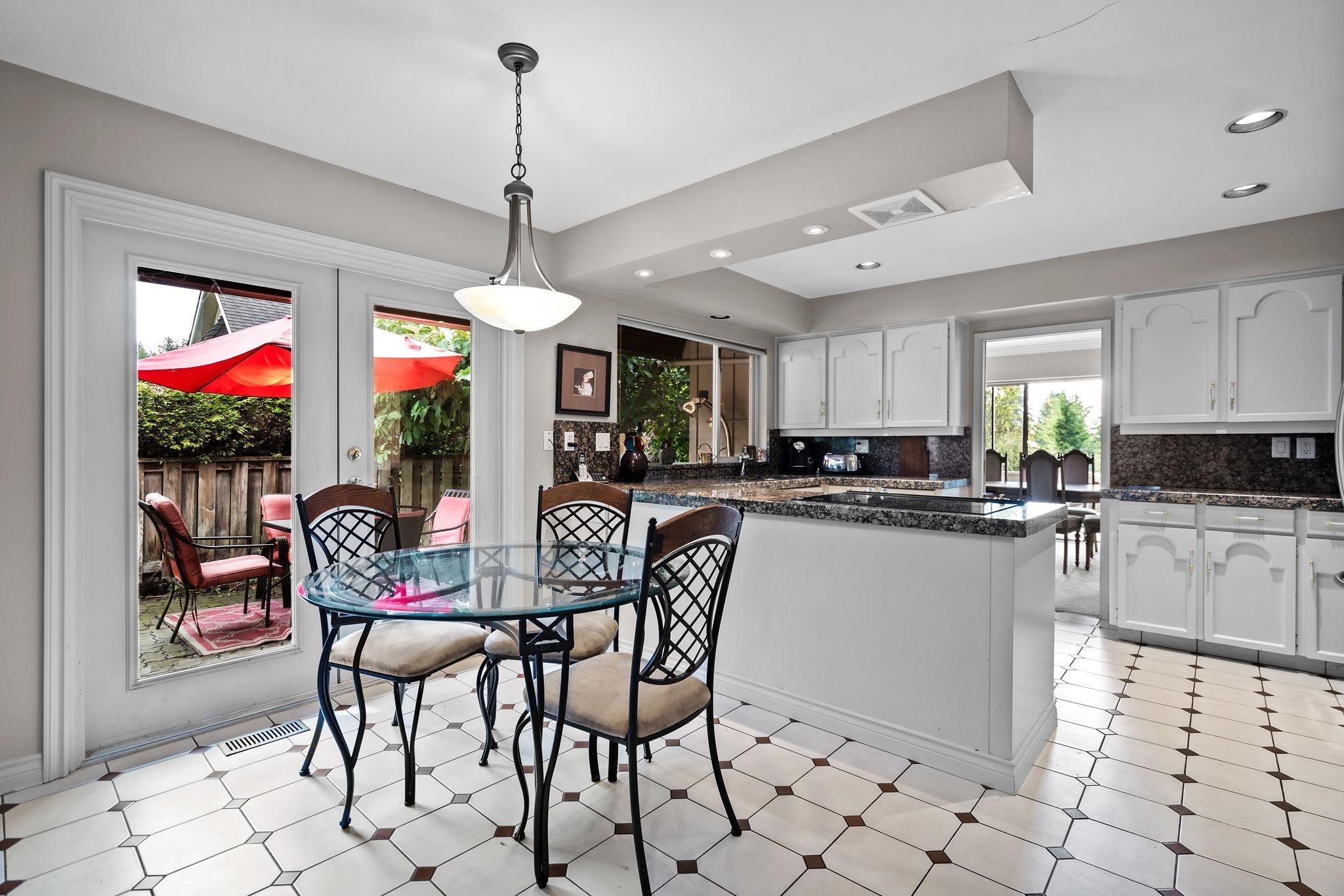 Listing image of 1192 CHARTWELL CRESCENT