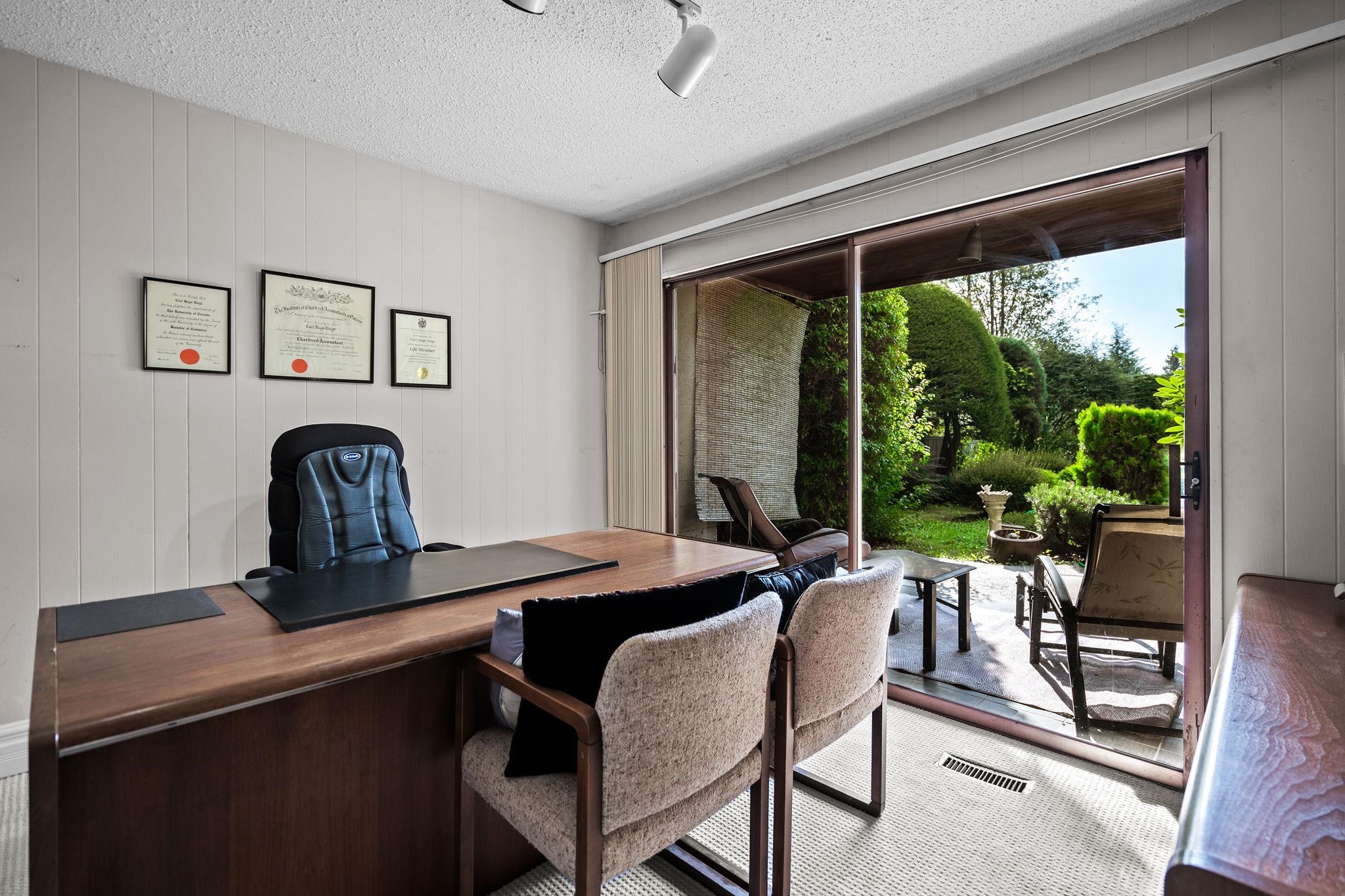 Listing image of 1192 CHARTWELL CRESCENT