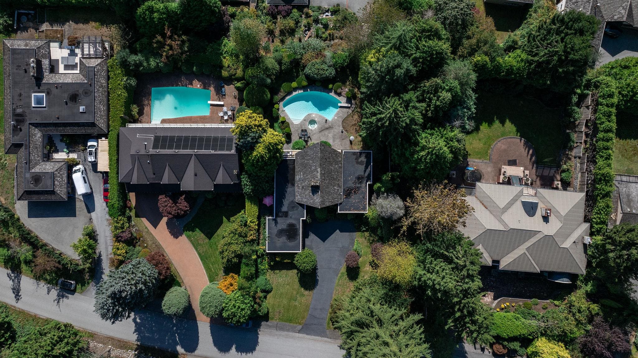 Listing image of 1192 CHARTWELL CRESCENT