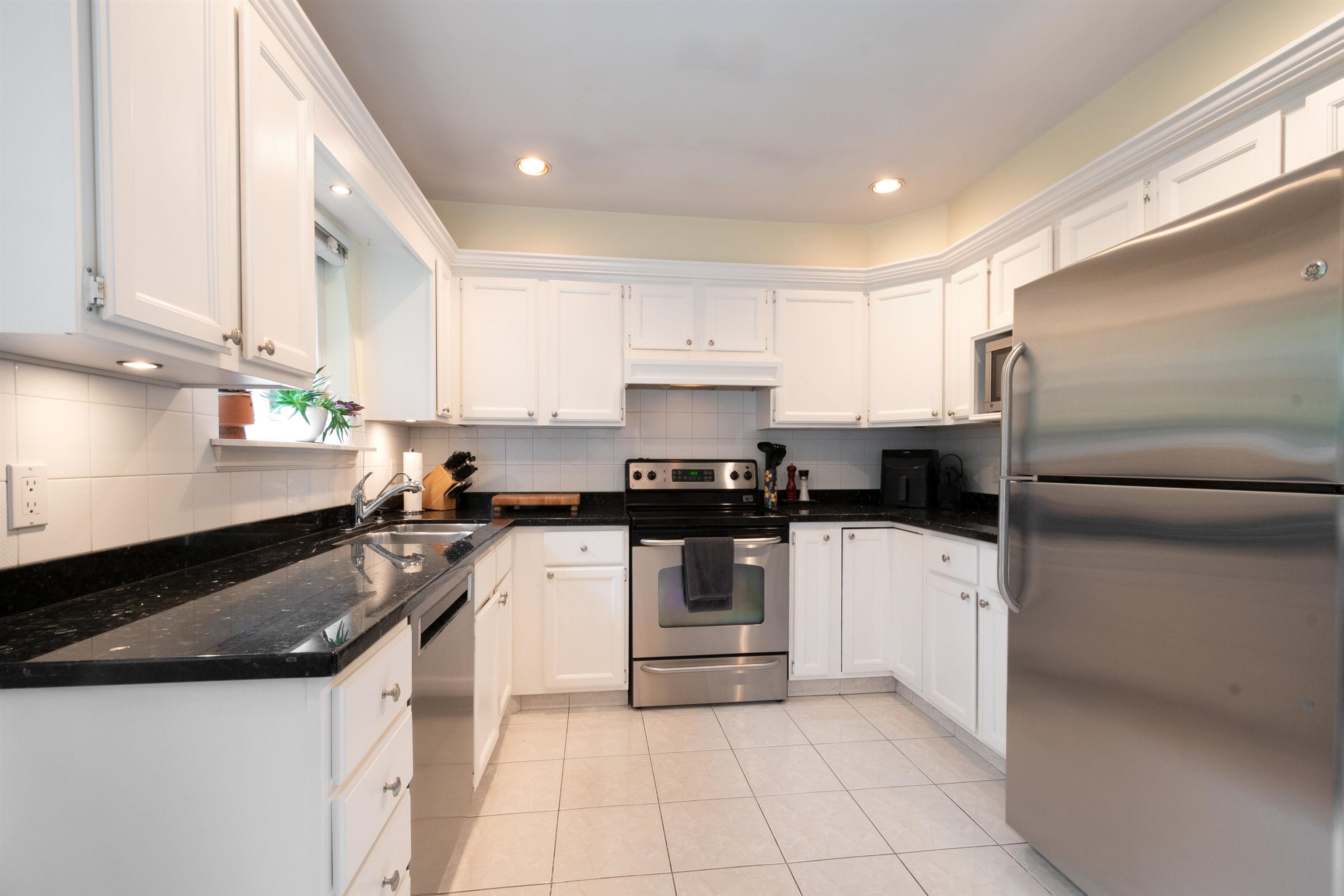 Listing image of 2288 RIVERSIDE DRIVE